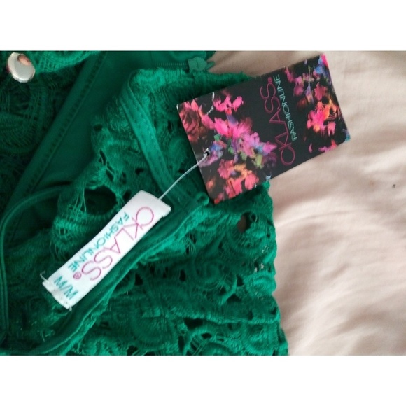 Lace dress - Picture 3 of 4